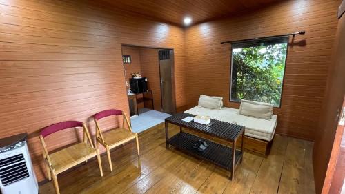 Imagen de la habitación del Hotel Damar Langit Resort. Foto 20