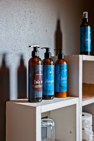 Imagen de la habitación del Hotel Damara Mopane Lodge. Foto 12