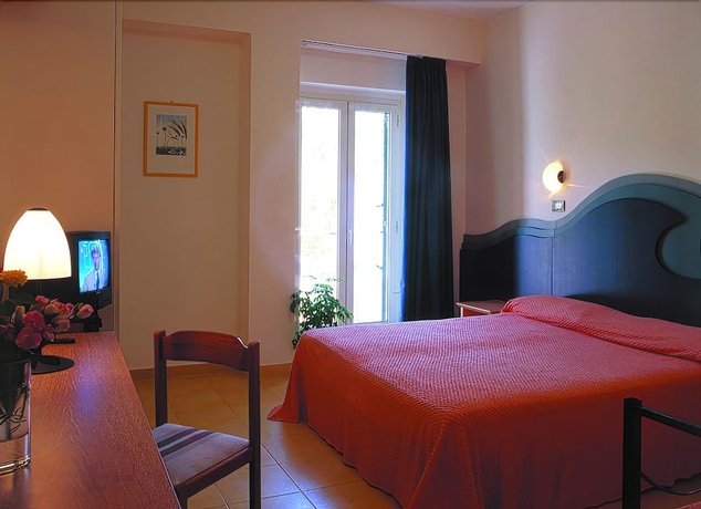 Imagen de la habitación del Hotel D'amato. Foto 8