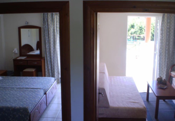 Imagen de la habitación del Hotel Damia. Foto 4