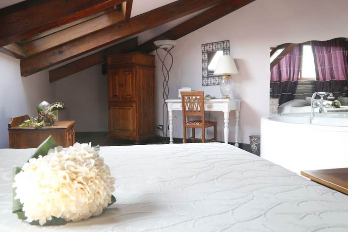 Imagen de la habitación del Hotel Damian. Foto 9