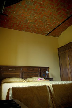 Imagen de la habitación del Hotel Damian. Foto 18