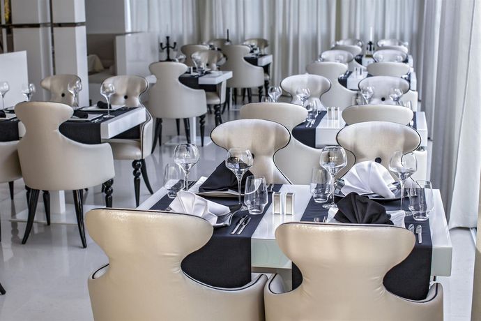 Imagen de los interiores del Hotel Damianii. Foto 11