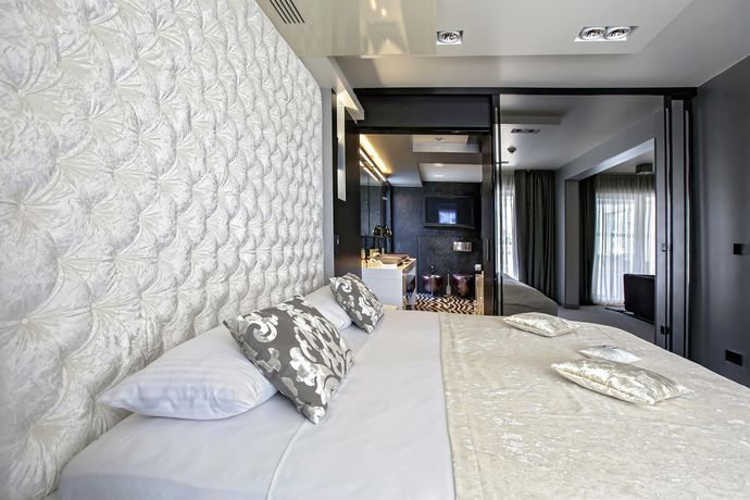 Imagen de la habitación del Hotel Damianii. Foto 8