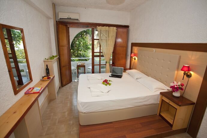 Imagen de la habitación del Hotel Damnoni Paradise. Foto 15