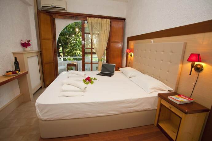 Imagen general del Hotel Damnoni Paradise. Foto 8