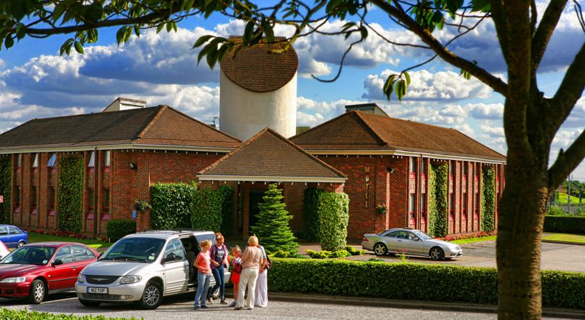 Imagen general del Hotel Damon's. Foto 13