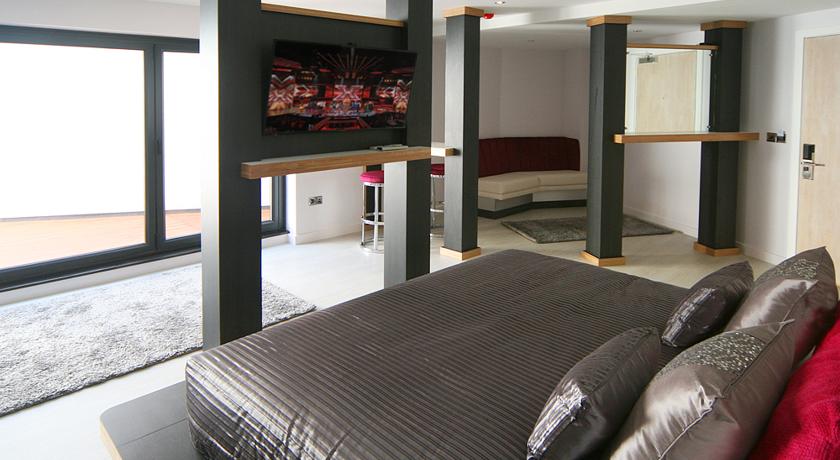 Imagen general del Hotel Damon's. Foto 16