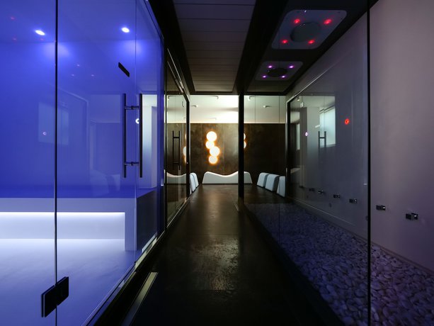 Imagen de la piscina del Hotel Dan. Foto 14