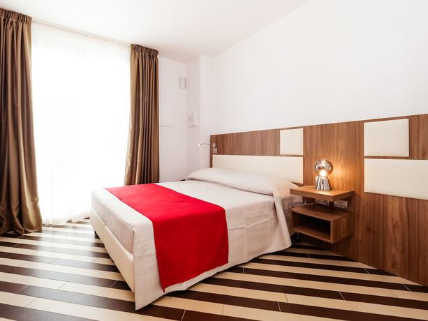 Imagen de la habitación del Hotel Dan. Foto 7