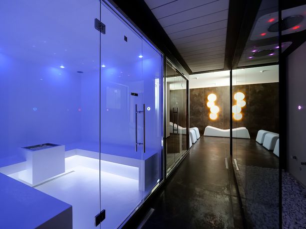 Imagen de la piscina del Hotel Dan. Foto 18