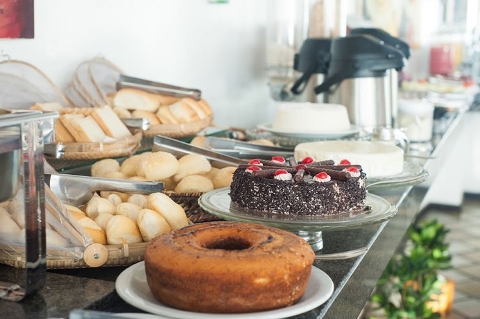 Imagen del bar/restaurante del Hotel Dan Inn Express Salvador. Foto 2