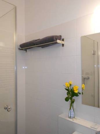 Imagen de la habitación del Hotel Dan In'n Out. Foto 7