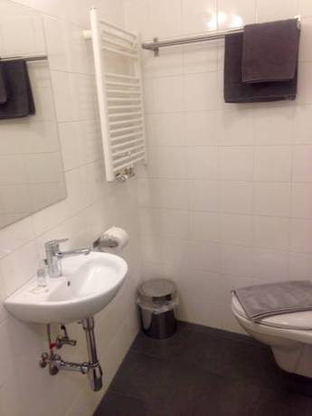 Imagen de la habitación del Hotel Dan In'n Out. Foto 13