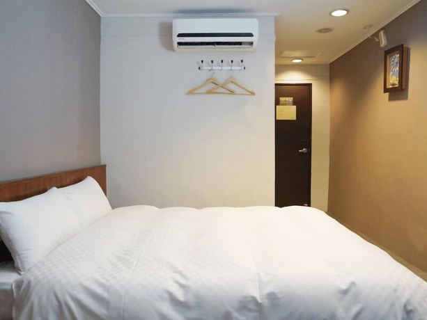 Imagen de la habitación del Hotel Dan Lee Inn. Foto 1