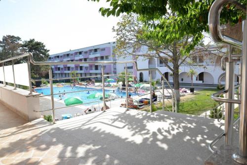 Imagen general del Hotel Dana Holiday Club. Foto 8