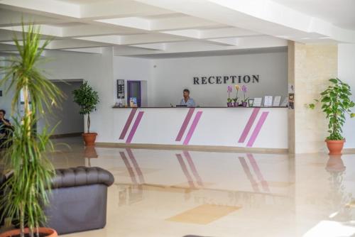 Imagen general del Hotel Dana Holiday Club. Foto 12