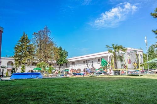 Imagen general del Hotel Dana Holiday Club. Foto 16