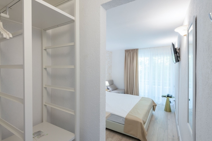 Imagen de la habitación del Hotel Dana Resort. Foto 12