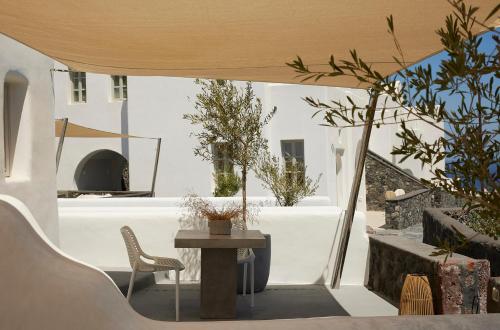 Imagen de la habitación del Hotel Danae Suites Santorini. Foto 14