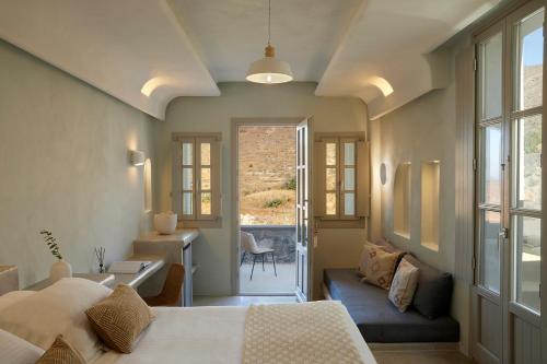 Imagen general del Hotel Danae Suites Santorini. Foto 7