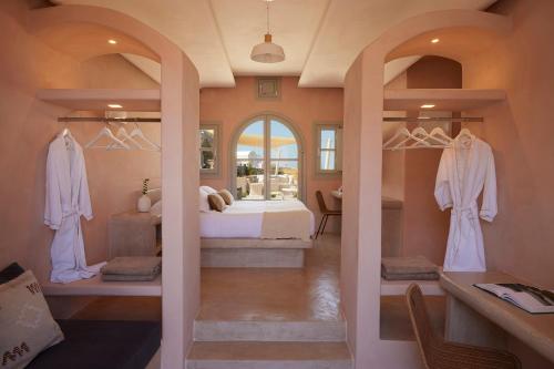 Imagen general del Hotel Danae Suites Santorini. Foto 8