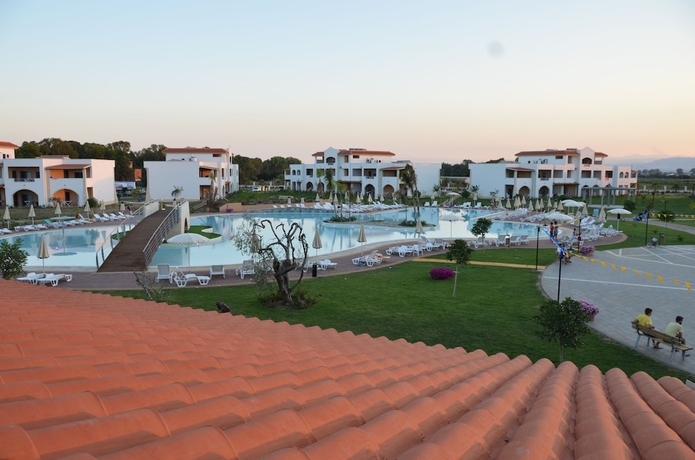 Imagen de la piscina del Hotel Danaide Resort. Foto 14