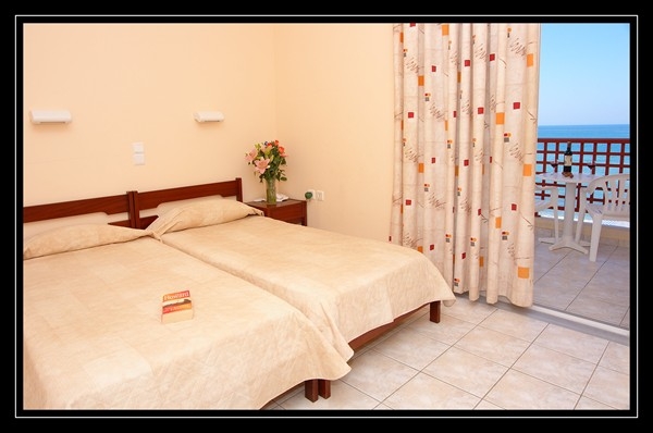 Imagen de la habitación del Hotel Danaos Beach. Foto 3