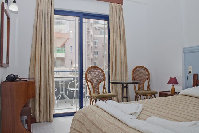 Imagen de la habitación del Hotel Danaos. Foto 3