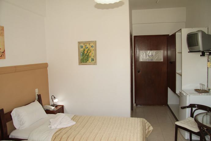 Imagen de la habitación del Hotel Danaos. Foto 10