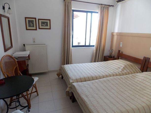 Imagen de la habitación del Hotel Danaos. Foto 11