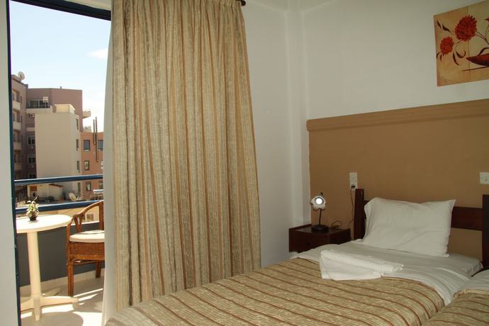 Imagen de la habitación del Hotel Danaos. Foto 16