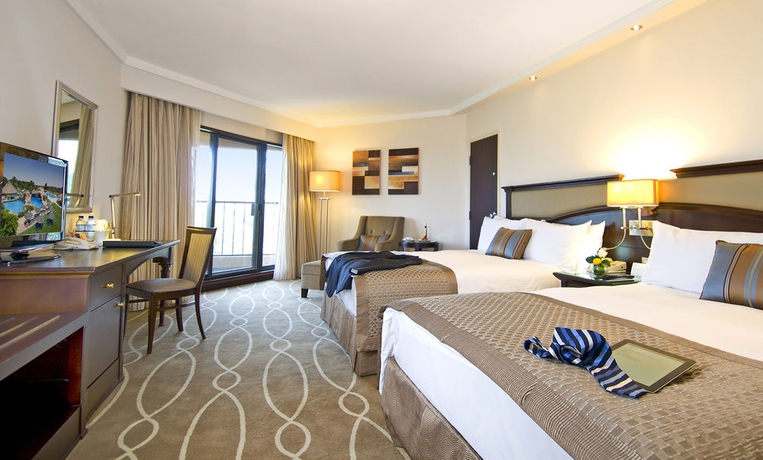 Imagen de los interiores del Hotel Danat Al Ain Resort. Foto 11