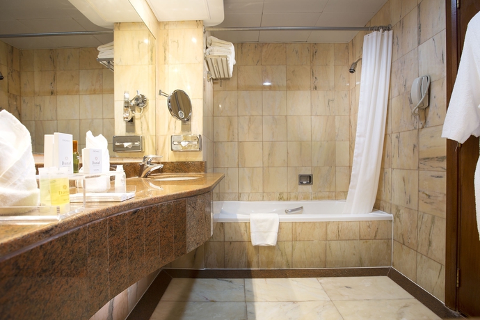 Imagen de la habitación del Hotel Danat Al Ain Resort. Foto 5