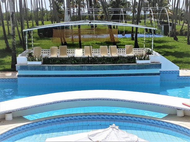 Imagen de la piscina del Hotel D'anatureza. Foto 15