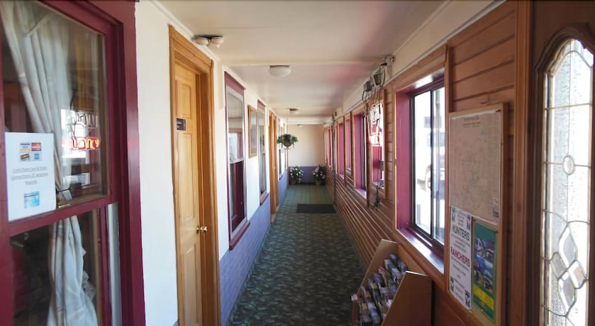 Imagen de los interiores del Hotel Dancing Bears Inn. Foto 14