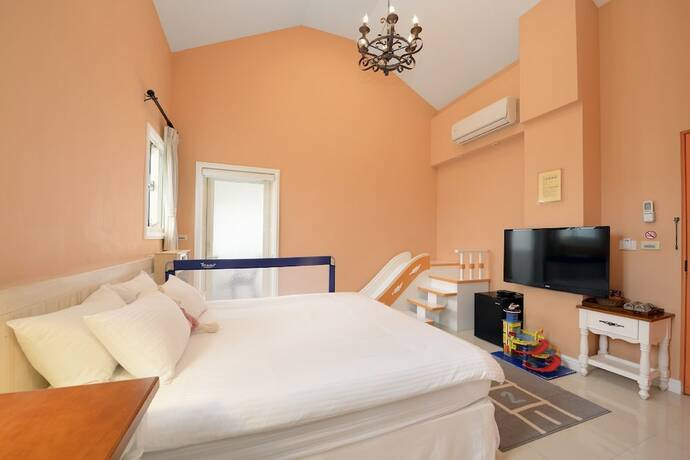 Imagen de la habitación del Hotel Dancing Butterfly Slide Family Inn. Foto 26