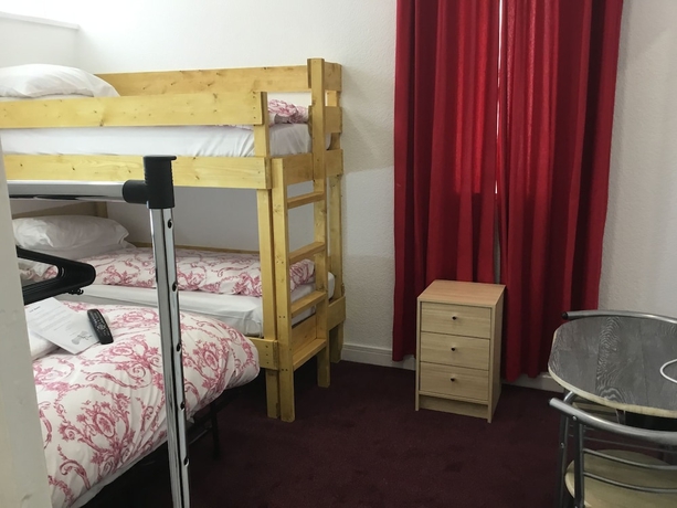 Imagen de la habitación del Hotel Danescourt. Foto 4