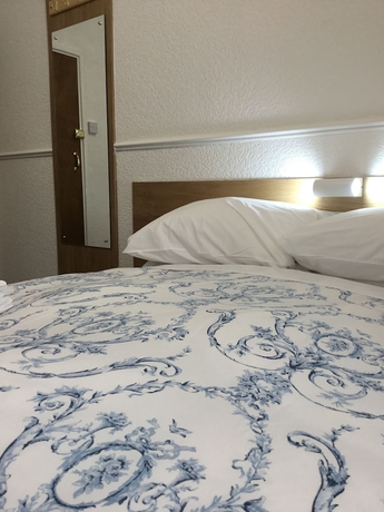 Imagen de la habitación del Hotel Danescourt. Foto 5