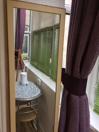 Imagen de la habitación del Hotel Danescourt. Foto 9