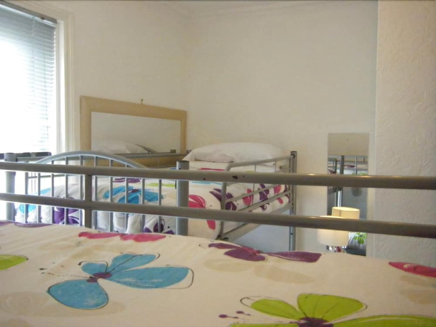Imagen de la habitación del Hotel Danescourt. Foto 12