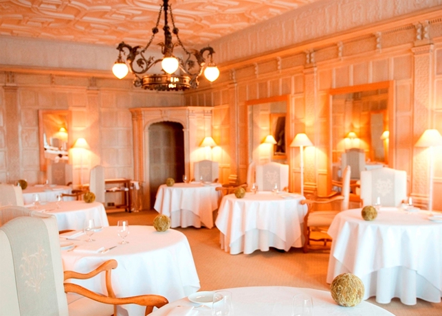 Imagen del bar/restaurante del Hotel Danesfield House and Spa. Foto 2