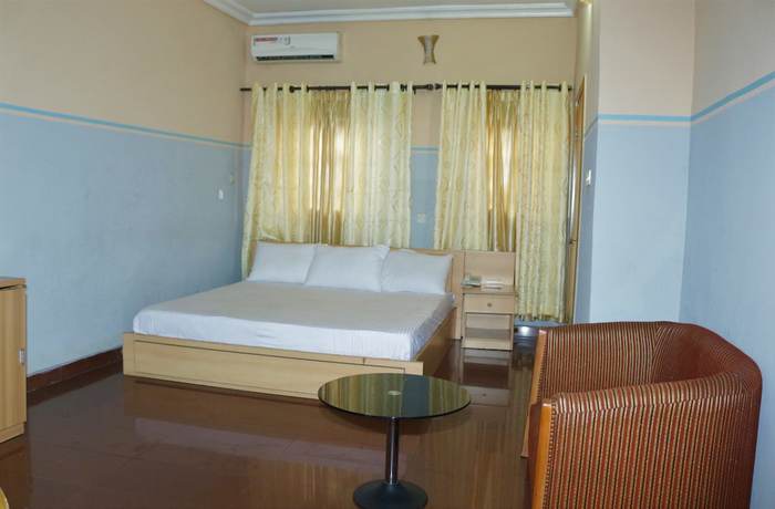 Imagen de la habitación del Hotel Daneto. Foto 6