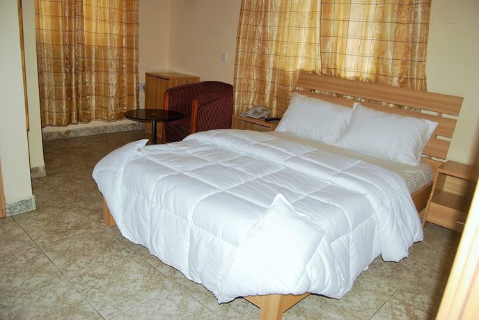 Imagen de la habitación del Hotel Daneto. Foto 8