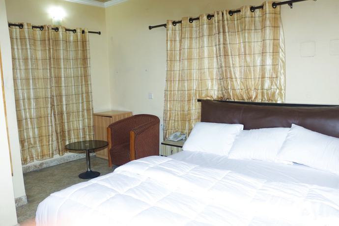 Imagen de la habitación del Hotel Daneto. Foto 10