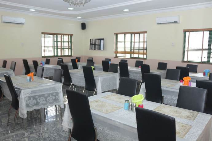 Imagen del bar/restaurante del Hotel Daneto. Foto 3