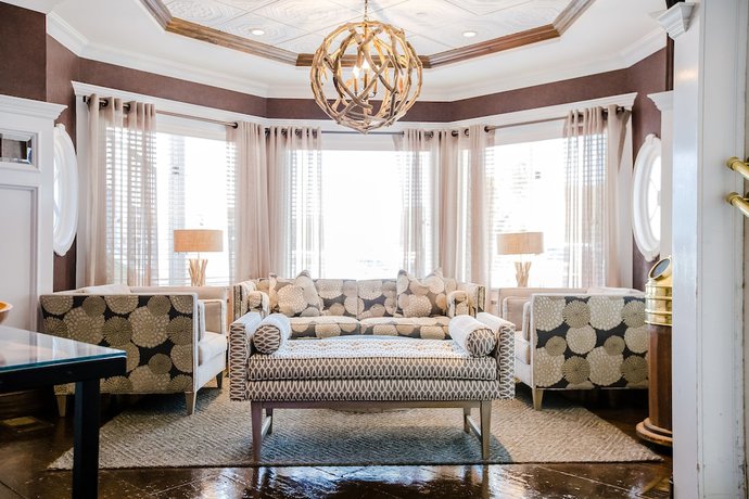 Imagen de los interiores del Hotel Danfords and Marina. Foto 18