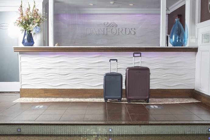 Imagen de los interiores del Hotel Danfords and Marina. Foto 19