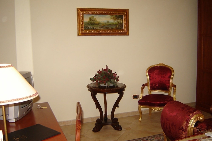 Imagen de la habitación del Hotel D'angelo Palace. Foto 2