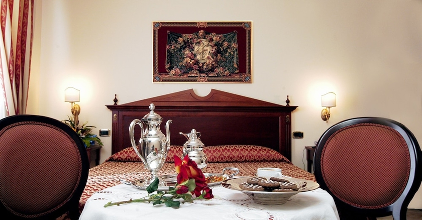 Imagen de la habitación del Hotel D'angelo Palace. Foto 3